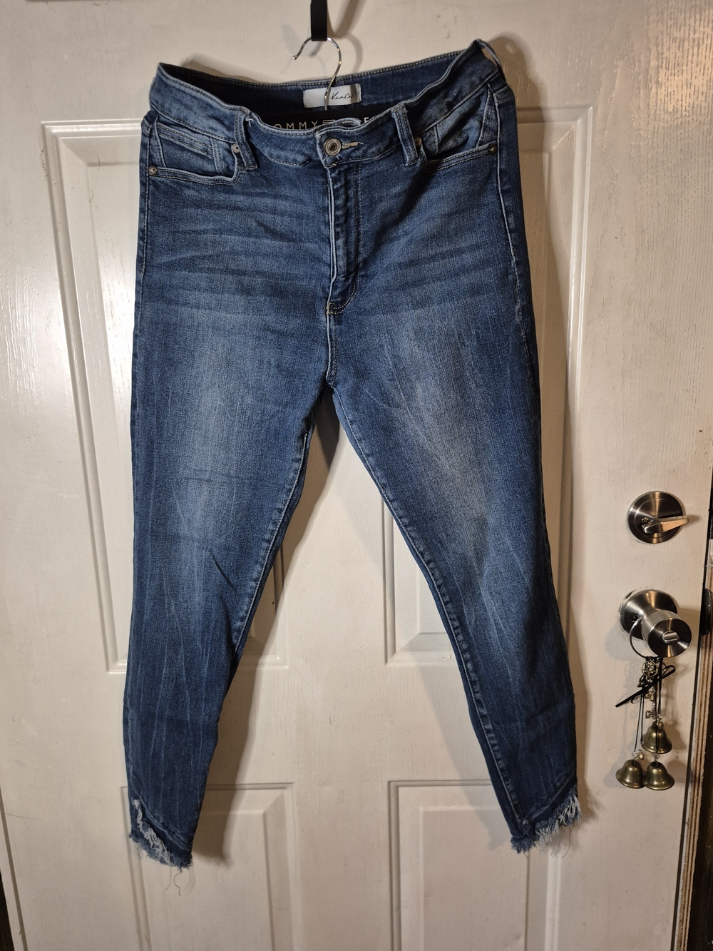 KanCan Distressed Skinny Jeans – Size 13/30